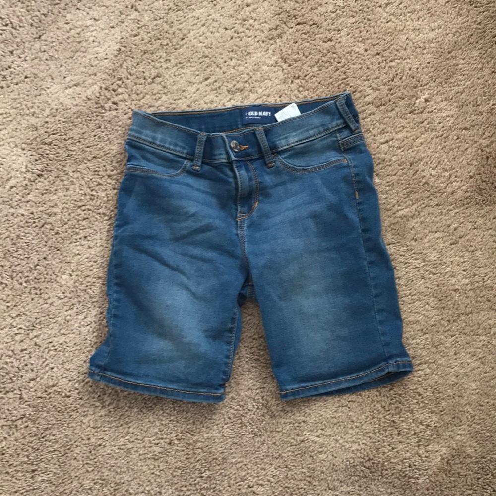 Bemuda girls shorts unworn